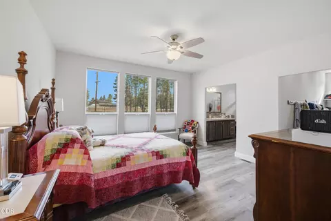 Bedroom - 16760 Pine Pl, La Pine, OR 97739 photo 1 of 3
