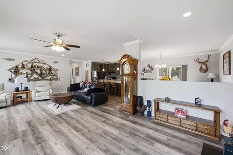 Living - 16760 Pine Pl, La Pine, OR 97739 photo 2 of 3