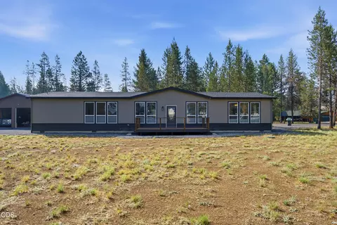 Exterior - 16760 Pine Pl, La Pine, OR 97739 photo 4 of 9