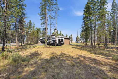Exterior - 16760 Pine Pl, La Pine, OR 97739 photo 7 of 9