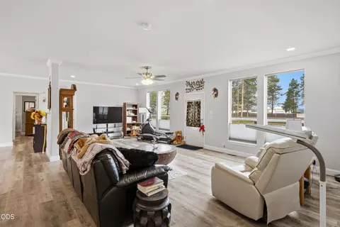 Living - 16760 Pine Pl, La Pine, OR 97739 photo 1 of 3