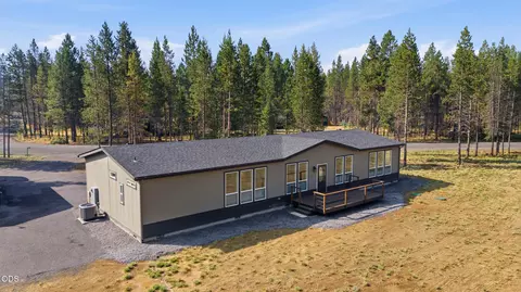 Exterior - 16760 Pine Pl, La Pine, OR 97739 photo 3 of 9