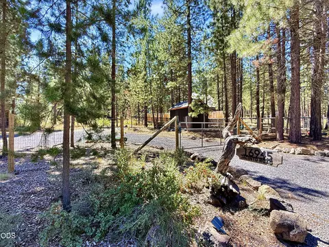 16945 Jacinto Rd, Bend, OR 97707 photo 4