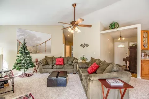Living - 144927 Ringo Ct, La Pine, OR 97739 photo 1 of 2