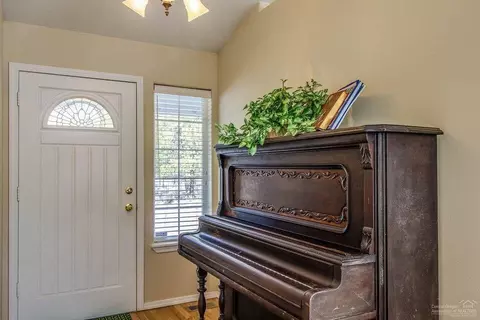 Entry Way - 144927 Ringo Ct, La Pine, OR 97739 photo 1 of 1