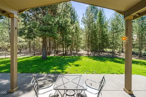 Exterior - 147853 Mabel Dr, La Pine, OR 97739 photo 4 of 6