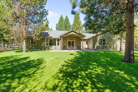 Exterior - 147853 Mabel Dr, La Pine, OR 97739 photo 5 of 6