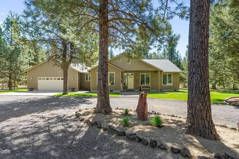 Exterior - 147853 Mabel Dr, La Pine, OR 97739 photo 1 of 6