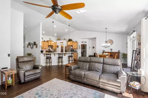 Living - 147853 Mabel Dr, La Pine, OR 97739 photo 1 of 1