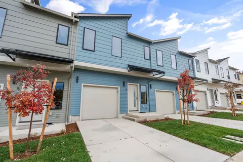 2028 Sunset Dr #4, Medford, OR 97501