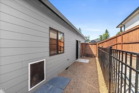 Exterior - 350 Arrowhead Trl, Eagle Point, OR 97524 photo 8 of 8