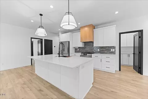 Kitchen - 350 Arrowhead Trl, Eagle Point, OR 97524 photo 1 of 4