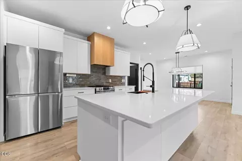 Kitchen - 350 Arrowhead Trl, Eagle Point, OR 97524 photo 4 of 4