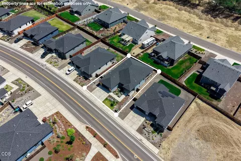 View/Area - 350 Arrowhead Trl, Eagle Point, OR 97524 photo 1 of 3