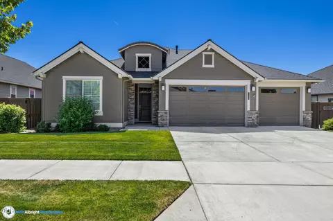 4408 SW 36th St, Redmond, OR 97756