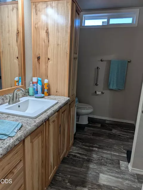 13210 Table Rock Rd, Central Point, OR 97502 photo 8