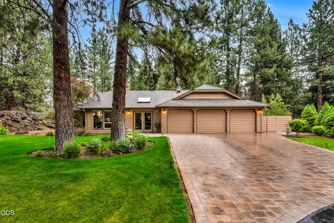 20396 Mission Ridge Ct, Bend, OR 97702