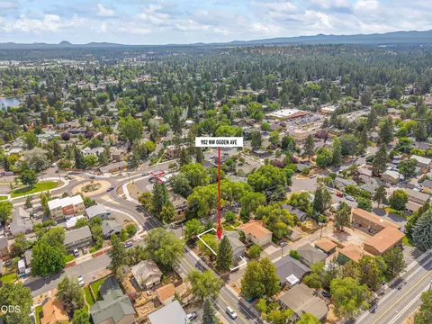 View/Area - 902 NW Ogden Ave, Bend, OR 97703 photo 1 of 4