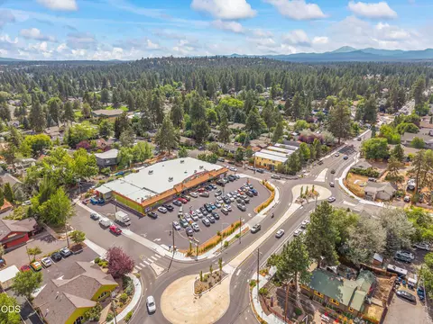 View/Area - 902 NW Ogden Ave, Bend, OR 97703 photo 4 of 4