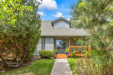 Exterior - 902 NW Ogden Ave, Bend, OR 97703 photo 8 of 8