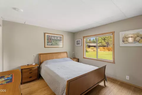 Bedroom - 53855 Pine Grove Rd, La Pine, OR 97739 photo 3 of 3