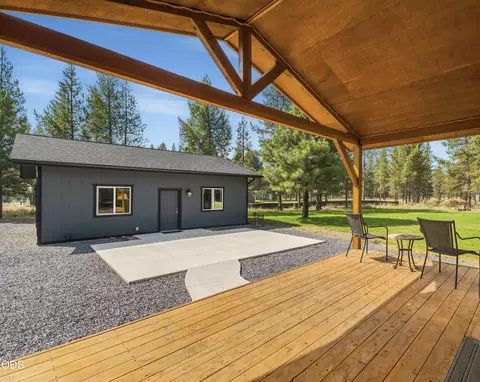 Exterior - 53855 Pine Grove Rd, La Pine, OR 97739 photo 3 of 12