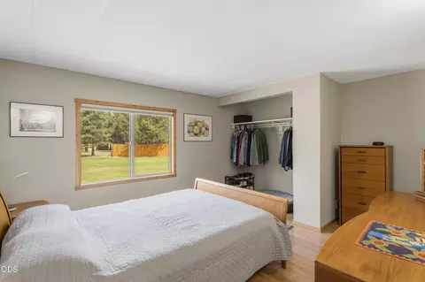 Bedroom - 53855 Pine Grove Rd, La Pine, OR 97739 photo 2 of 3