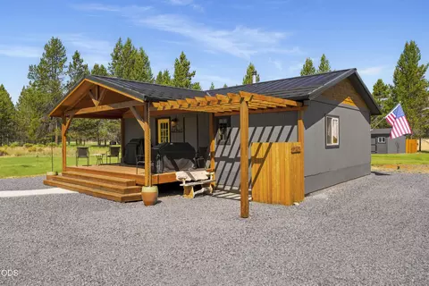 Exterior - 53855 Pine Grove Rd, La Pine, OR 97739 photo 1 of 12