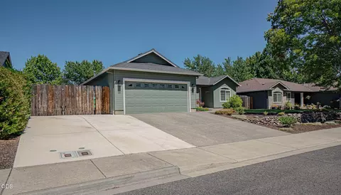 Exterior - 481 Westminster Dr, Eagle Point, OR 97524 photo 11 of 11