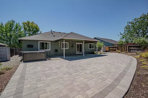 Exterior - 481 Westminster Dr, Eagle Point, OR 97524 photo 5 of 11