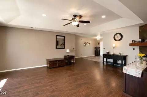 Living - 481 Westminster Dr, Eagle Point, OR 97524 photo 1 of 3
