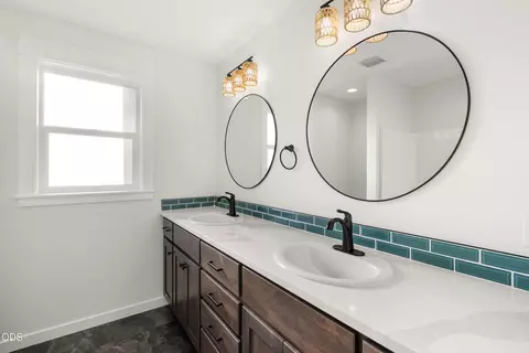 Bath - 1106 Cascade Loop #LOT 8, Cave Junction, OR 97523 photo 1 of 3