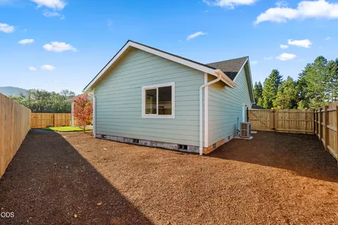 Exterior - 1106 Cascade Loop #LOT 8, Cave Junction, OR 97523 photo 6 of 10