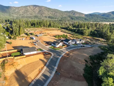 View/Area - 1106 Cascade Loop #LOT 8, Cave Junction, OR 97523 photo 2 of 3