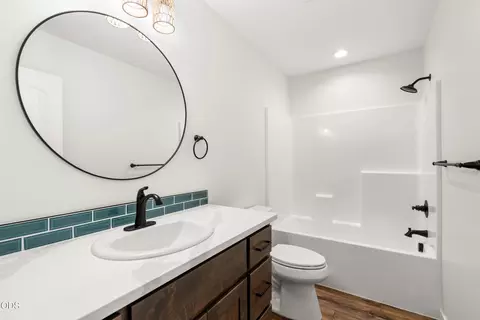 Bath - 1106 Cascade Loop #LOT 8, Cave Junction, OR 97523 photo 3 of 3