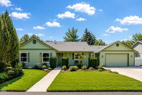 Exterior - 3350 NE Stonebrook Loop, Bend, OR 97701 photo 2 of 12