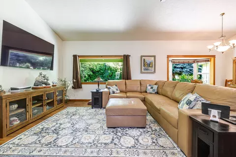 Living - 3350 NE Stonebrook Loop, Bend, OR 97701 photo 3 of 4