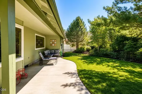 Exterior - 3350 NE Stonebrook Loop, Bend, OR 97701 photo 10 of 12