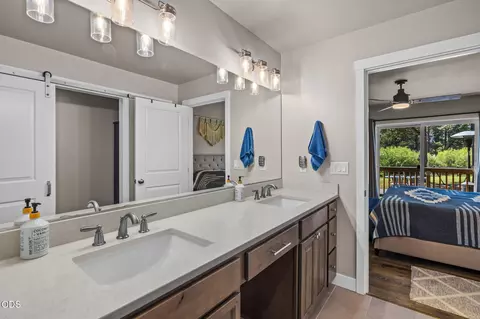 Bath - 16732 Contorta Pl, La Pine, OR 97739 photo 3 of 5