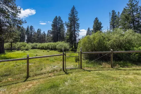 Exterior - 16732 Contorta Pl, La Pine, OR 97739 photo 15 of 18