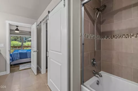 Bath - 16732 Contorta Pl, La Pine, OR 97739 photo 2 of 5
