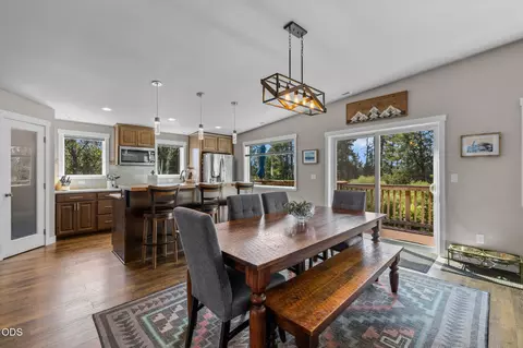 Dining - 16732 Contorta Pl, La Pine, OR 97739 photo 1 of 3