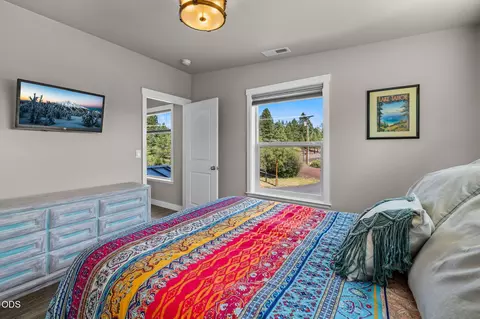 Bedroom - 16732 Contorta Pl, La Pine, OR 97739 photo 2 of 12