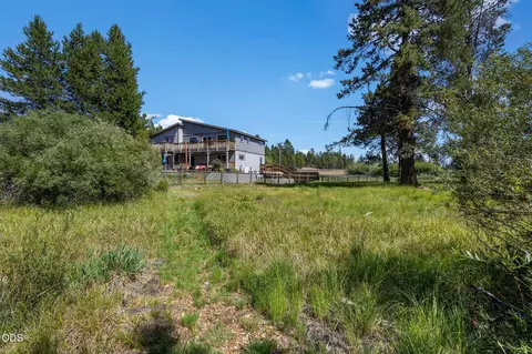 Exterior - 16732 Contorta Pl, La Pine, OR 97739 photo 14 of 18
