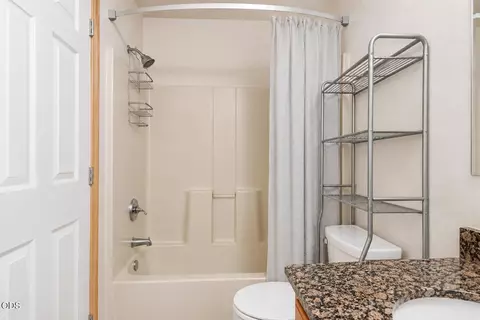 Bath - 16018 Park Dr, La Pine, OR 97739 photo 2 of 3