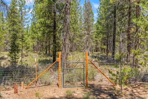 Exterior - 16018 Park Dr, La Pine, OR 97739 photo 6 of 6