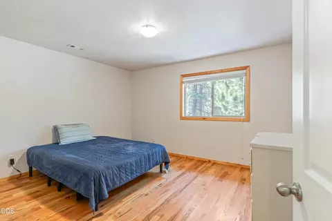 Bedroom - 16018 Park Dr, La Pine, OR 97739 photo 4 of 5