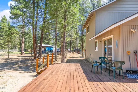 Exterior - 16018 Park Dr, La Pine, OR 97739 photo 2 of 6