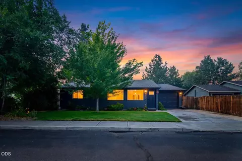 3146 SW Pumice Pl, Redmond, OR 97756