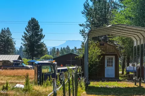 Exterior - 53315 Bridge Dr, La Pine, OR 97739 photo 2 of 11